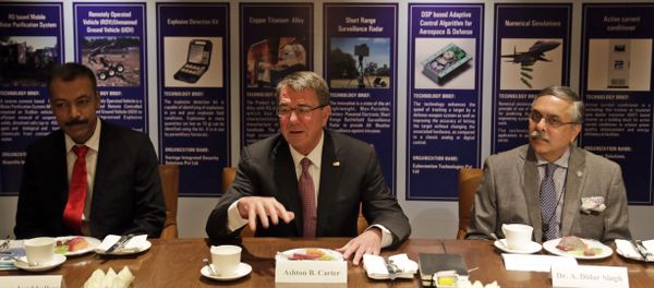 US Defense Secretary Ash Carter, center, speaks at Innovation Roundtable organized by Federation of Indian Chambers of Commerce and Industry, in New Delhi, India, Tuesday, April 12, 2016. US Defense Secretary Ash Carter, center, speaks at Innovation Roundtable organized by Federation of Indian Chambers of Commerce and Industry, in New Delhi, India, Tuesday, April 12, 2016. - Sputnik International