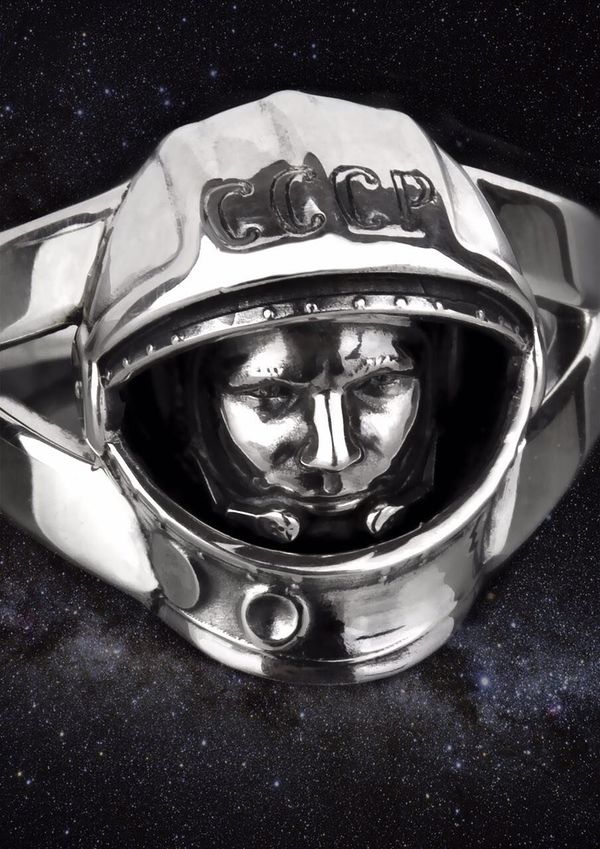 The rings are made from silver and have the image of Gagarin ingrained on them The rings are made from silver and have the image of Gagarin ingrained on them - Sputnik International
