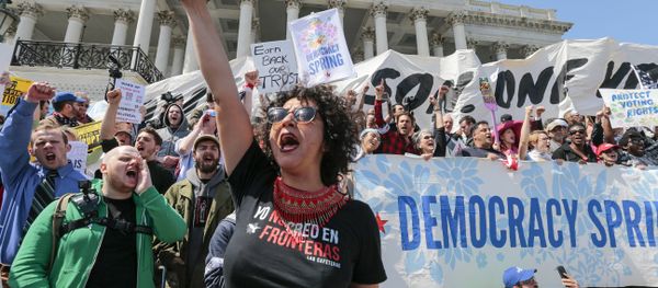 Alejandra Pablos of Arizona leads a chant as voting rights reform demonstrators stage a sit-in at the Capitol in Washington. - Sputnik International