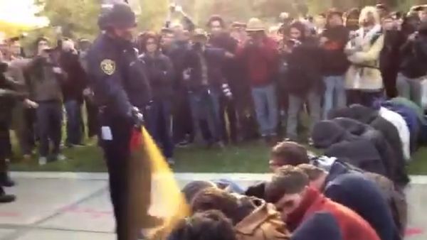 Reports: California University Paid Nearly $200K to Have Assault on Peaceful Protesters Wiped from Google Search Results - Sputnik International