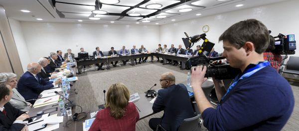 U.N. mediator on Syria Staffan de Mistura attends a meeting with the Syrian opposition High Negotiations Committee (HNC) during Syria peace talks at the United Nations in Geneva, Switzerland, April 15, 2016 U.N. mediator on Syria Staffan de Mistura attends a meeting with the Syrian opposition High Negotiations Committee (HNC) during Syria peace talks at the United Nations in Geneva, Switzerland, April 15, 2016 - Sputnik International
