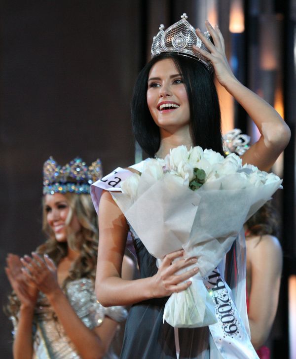 Miss Russia 2009 Sofia Rudyeva from St. Petersburg after the beauty pageant finals at Moscow's Manezh Exhibition Center - Sputnik International