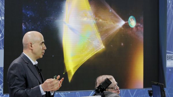Investor Yuri Milner holds a small chip during an announcement of the Breakthrough Starshot initiative with physicist Stephen Hawking in New York April 12, 2016 Investor Yuri Milner holds a small chip during an announcement of the Breakthrough Starshot initiative with physicist Stephen Hawking in New York April 12, 2016 - Sputnik International