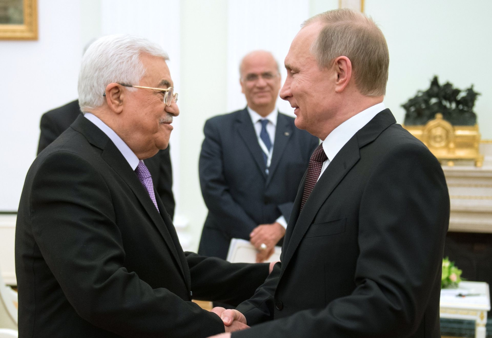 Russian President Vladimir Putin meets with Palestinian Authority President Mahmoud Abbas - Sputnik International, 1920, 13.10.2023