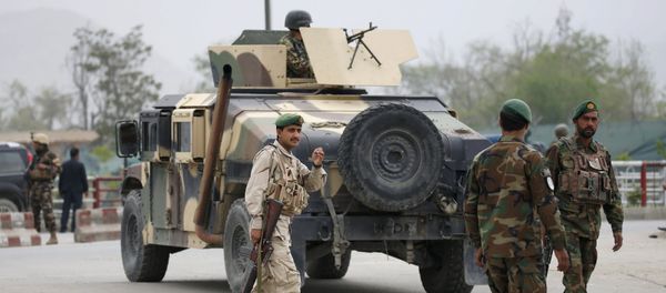 Afghan National Army (ANA) arrive at the site of a suicide car bomb attack in Kabul, Afghanistan April 19, 2016. Afghan National Army (ANA) arrive at the site of a suicide car bomb attack in Kabul, Afghanistan April 19, 2016. - Sputnik International