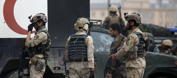 Afghan quick reaction forces arrive at the site of a suicide car bomb attack in Kabul, Afghanistan April 19, 2016. Afghan quick reaction forces arrive at the site of a suicide car bomb attack in Kabul, Afghanistan April 19, 2016. - Sputnik International