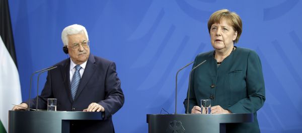 German Chancellor Angela Merkel, right, and Palestinian President Mahmoud Abbas, left, address the media during a joint news conference as part of a meeting at the chancellery in Berlin, Germany, Tuesday, April 19, 2016. German Chancellor Angela Merkel, right, and Palestinian President Mahmoud Abbas, left, address the media during a joint news conference as part of a meeting at the chancellery in Berlin, Germany, Tuesday, April 19, 2016. - Sputnik International