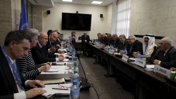 Ramzy Ezzeldin Ramzy, Deputy Special Envoy for Syria (4th L), during the Internal Syrian opposition delegation meeting, in Geneva, Switzerland on April 19, 2015. - Sputnik International