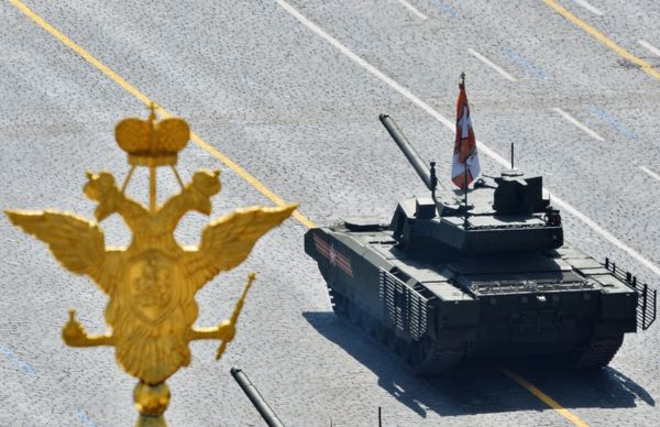 Locked and Loaded: T-14 Armata Tank, the Armored Pearl of Russia Locked and Loaded: T-14 Armata Tank, the Armored Pearl of Russia - Sputnik International