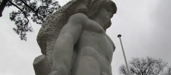 Three-metre statue of Hercules, Greek mythology's divine hero, in the Parc Mauresque in Arcachon - Sputnik International