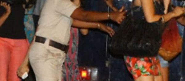 Chandigarh set to ban short skirts and indecent dresses in night clubs and discotheques Chandigarh set to ban short skirts and indecent dresses in night clubs and discotheques - Sputnik International
