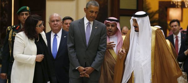 U.S. President Barack Obama and Saudi King Salman (R) walk together following their meeting at Erga Palace in Riyadh, Saudi Arabia U.S. President Barack Obama and Saudi King Salman (R) walk together following their meeting at Erga Palace in Riyadh, Saudi Arabia - Sputnik International