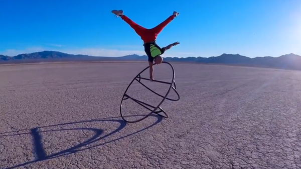 Amazing balance wheel tricks - Sputnik International
