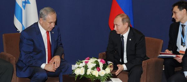 Russian President Vladimir Putin, centre, and Prime Minister of Israel Benjamin Netanyahu Russian President Vladimir Putin, centre, and Prime Minister of Israel Benjamin Netanyahu - Sputnik International