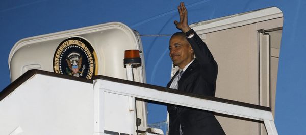 U.S. President Barack Obama walks down the steps of Air Force One as he arrives at Stansted Airport near London, Britain April 21, 2016 U.S. President Barack Obama walks down the steps of Air Force One as he arrives at Stansted Airport near London, Britain April 21, 2016 - Sputnik International