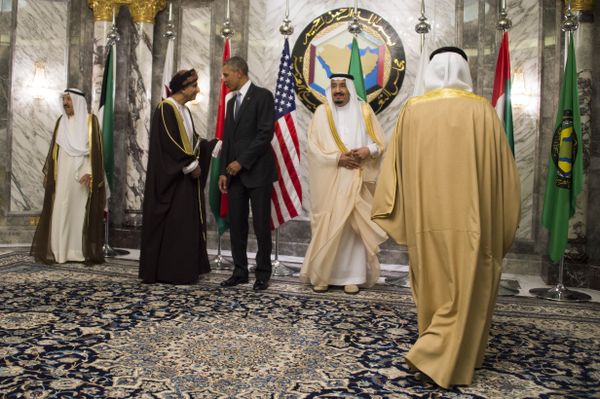 King of Saudi Arabia Salman bin Abdulaziz al-Saud (2nd L) looks on a s US President Barack Obama (3rd L) speaks with Oman Deputy Prime Minister for the Council of Ministers Sayyid Fahd bin Mahmoud al-Said (2nd L) during the family photo for the US-Gulf Cooperation Council Summit in Riyadh, on April 21, 2016 King of Saudi Arabia Salman bin Abdulaziz al-Saud (2nd L) looks on a s US President Barack Obama (3rd L) speaks with Oman Deputy Prime Minister for the Council of Ministers Sayyid Fahd bin Mahmoud al-Said (2nd L) during the family photo for the US-Gulf Cooperation Council Summit in Riyadh, on April 21, 2016 - Sputnik International