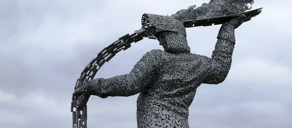 The Steelman statue stands outside the Ravenscraig regional sports facility Ravenscraig, Scotland April 14, 2016. The Steelman statue stands outside the Ravenscraig regional sports facility Ravenscraig, Scotland April 14, 2016. - Sputnik International