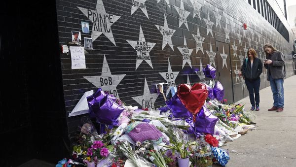 Sales of Prince's Music Soar Following Iconic Artist’s Death - Sputnik International