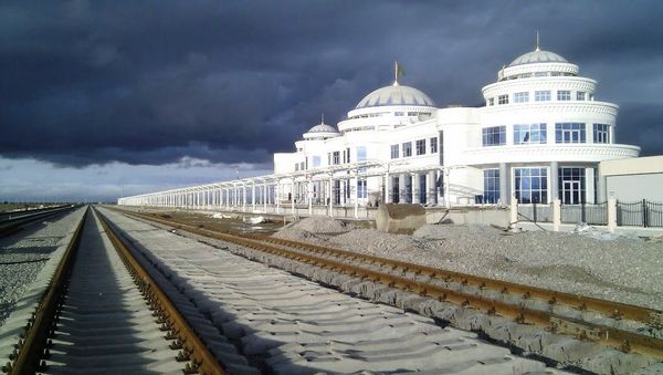 Bereket Railway Station is an important crossroad of the Trans-Caspian Railway and North-South Transnational Railway - Sputnik International