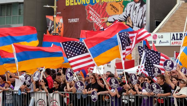 Demonstrators rally outside the Turkish Consulate to commemorate the killings of an estimated 1.5 million Armenians under the Ottoman Empire more than a century ago, in Los Angeles on Sunday, April 24, 2016. - Sputnik International