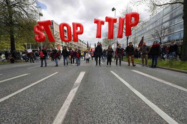 Protesters demonstrate against Transatlantic Trade and Investment Partnership (TTIP) free trade agreement ahead of U.S. President Barack Obama's visit in Hanover, Germany April 23, 2016 Protesters demonstrate against Transatlantic Trade and Investment Partnership (TTIP) free trade agreement ahead of U.S. President Barack Obama's visit in Hanover, Germany April 23, 2016 - Sputnik International