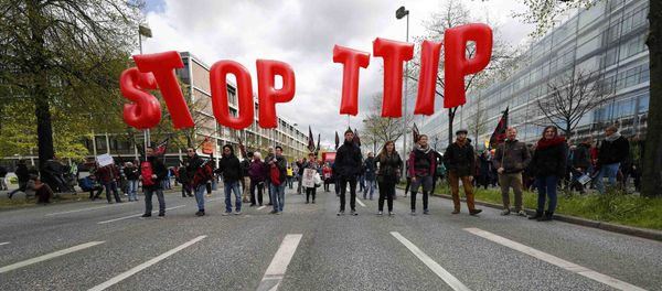 Protesters demonstrate against Transatlantic Trade and Investment Partnership (TTIP) free trade agreement ahead of U.S. President Barack Obama's visit in Hanover, Germany April 23, 2016 Protesters demonstrate against Transatlantic Trade and Investment Partnership (TTIP) free trade agreement ahead of U.S. President Barack Obama's visit in Hanover, Germany April 23, 2016 - Sputnik International