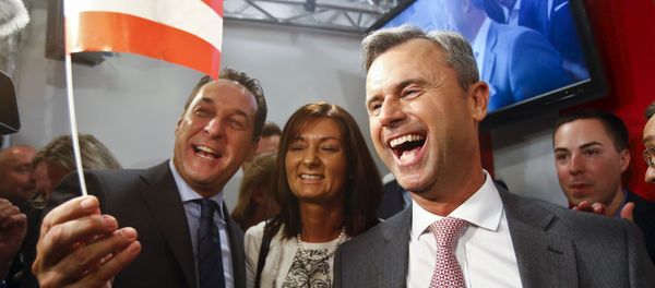 Presidential candidate Norbert Hofer (R) and head of the Austrian Freedom party Heinz-Christian Strache (L) react at the party headquarter in Vienna, Austria, April 24, 2016. Presidential candidate Norbert Hofer (R) and head of the Austrian Freedom party Heinz-Christian Strache (L) react at the party headquarter in Vienna, Austria, April 24, 2016. - Sputnik International