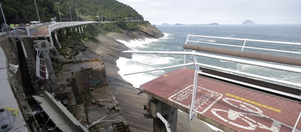 The collapsed area of the new cycle lane is pictured in Rio de Janeiro, Brazil, April 21, 2016. The collapsed area of the new cycle lane is pictured in Rio de Janeiro, Brazil, April 21, 2016. - Sputnik International