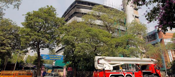 A fire engine is seen parked after a fire broke out in the building of India's National Museum of Natural History in New Delhi, India, April 26, 2016. A fire engine is seen parked after a fire broke out in the building of India's National Museum of Natural History in New Delhi, India, April 26, 2016. - Sputnik International