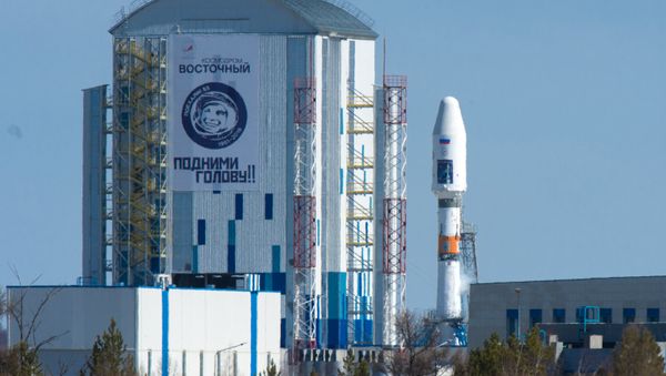 A Souyuz 2.1a space carrier with Russian satellites Lomonosov, Aist-2D and a SamSat-216 nano satellite sits on the launch pad at Vostochny cosmodrome. - Sputnik International