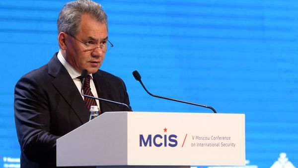 Russian Defense Minister Sergey Shoigu speaks at the 5th International Security Conference, Moscow. - Sputnik International