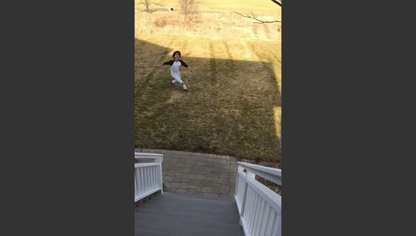 Marshmallow Golf Shot from Stairs - Sputnik International