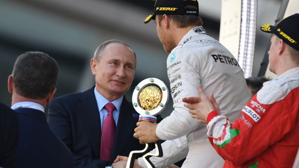Putin Congratulates Sochi Grand Prix Winner Rosberg Putin Congratulates Sochi Grand Prix Winner Rosberg - Sputnik International