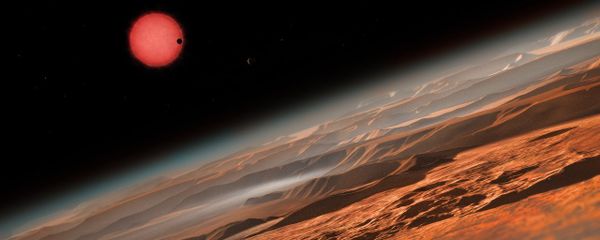Artist’s impression of the ultracool dwarf star TRAPPIST-1 from close to one of its planets - Sputnik International