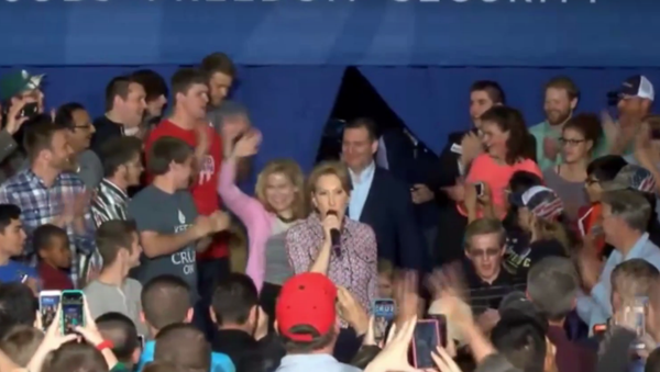 Vice Presidential Hopeful Carly Fiorina Trips Off Stage - Sputnik International