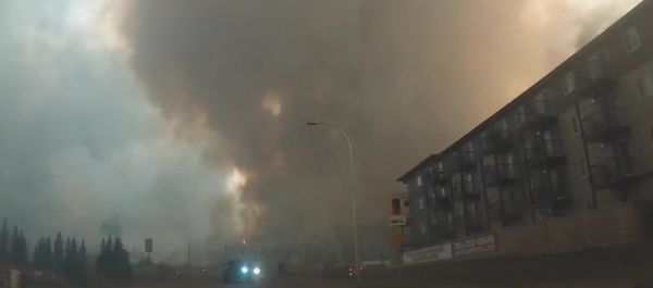 Evacuating Fort McMurray Evacuating Fort McMurray - Sputnik International