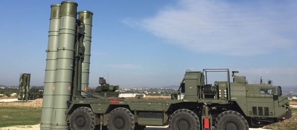 An S-400 air defence missile system at the Hmeymim airbase - Sputnik International