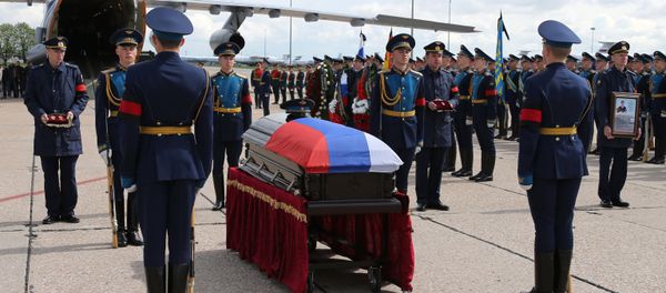 Body of serviceman Alexander Prokhorenko killed in Syria, to be flown to Orenburg - Sputnik International