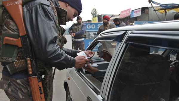 Indian security personnel check people entering an airbase in Pathankot, India, Monday, Jan. 4, 2016. Indian security personnel check people entering an airbase in Pathankot, India, Monday, Jan. 4, 2016. - Sputnik International