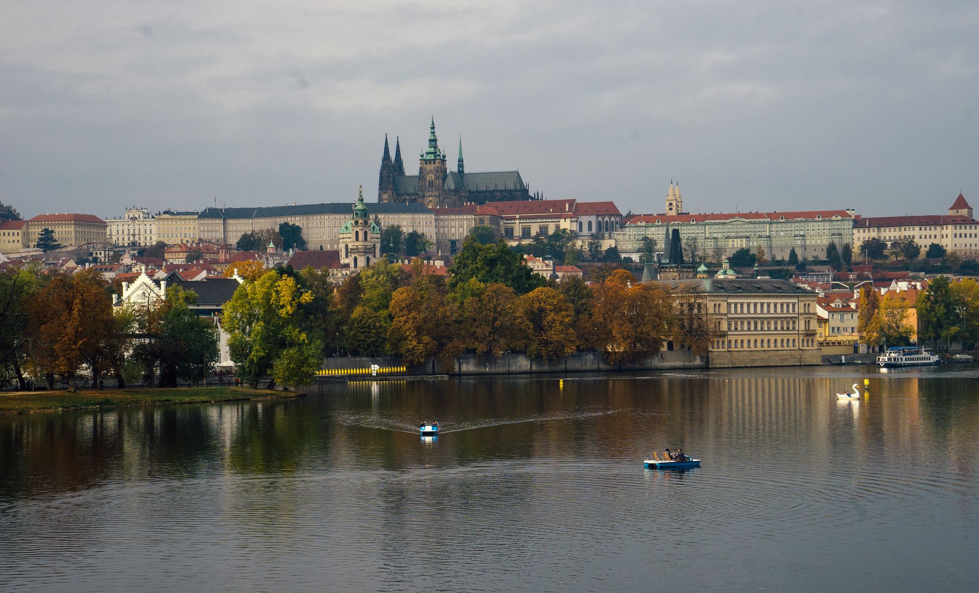 Moscow Vows to Retaliate After Czech Republic Expels Russian Diplomats Moscow Vows to Retaliate After Czech Republic Expels Russian Diplomats - Sputnik International, 1920, 18.04.2021