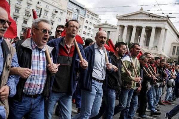 Members of the communist-affiliated PAME union shout slogans during a 48-hour general strike against tax and pension reforms in Athens, Greece, May 6, 2016. Members of the communist-affiliated PAME union shout slogans during a 48-hour general strike against tax and pension reforms in Athens, Greece, May 6, 2016. - Sputnik International