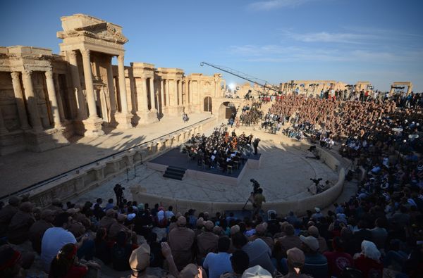 Mariinsky Theater orchestra performs in Palmyra - Sputnik International
