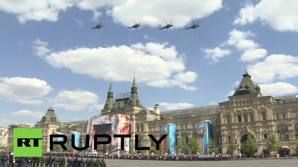 Russia: Russian Air Force fills Moscow’s skyline in final V-Day rehearsal - Sputnik International