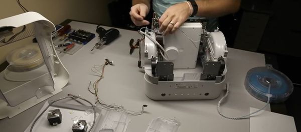 Get a look inside a 3D printer - Sputnik International