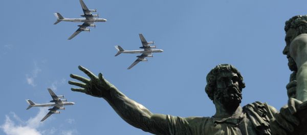 The Tu-95 bombers seen flying over Moscow's Red Square during the rehearsal of the May 9 Victory Day Parade The Tu-95 bombers seen flying over Moscow's Red Square during the rehearsal of the May 9 Victory Day Parade - Sputnik International