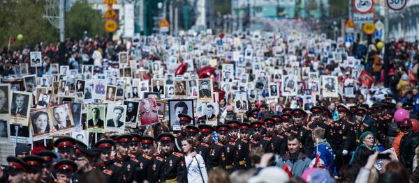 Participants of the Immortal Regiment march held in Moscow to mark the 71st anniversary of Victory in the 1941-1945 Great Patriotic War - Sputnik International
