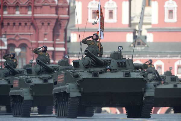 Troops ride BMP-3 infantry fighting vehicles on Red Square, Moscow during the final practice of the military parade marking the 71st anniversary of the victory in the Great Patriotic War - Sputnik International
