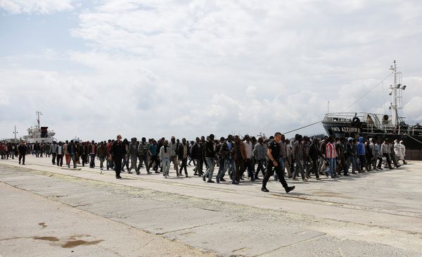 Migrants disembark from the Italian Navy vessel Grecale in the Sicilian harbour of Augusta, Italy May 7, 2016 Migrants disembark from the Italian Navy vessel Grecale in the Sicilian harbour of Augusta, Italy May 7, 2016 - Sputnik International