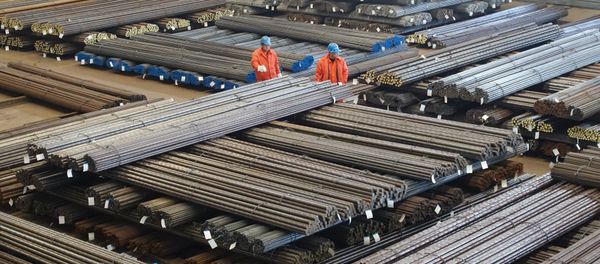 Workers check steel products at a factory in Dalian, Liaoning Province, China, March 30, 2016 Workers check steel products at a factory in Dalian, Liaoning Province, China, March 30, 2016 - Sputnik International