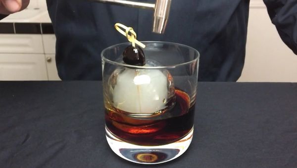 Cocktail Chemistry - How To Make The Smoke Bomb - Sputnik International